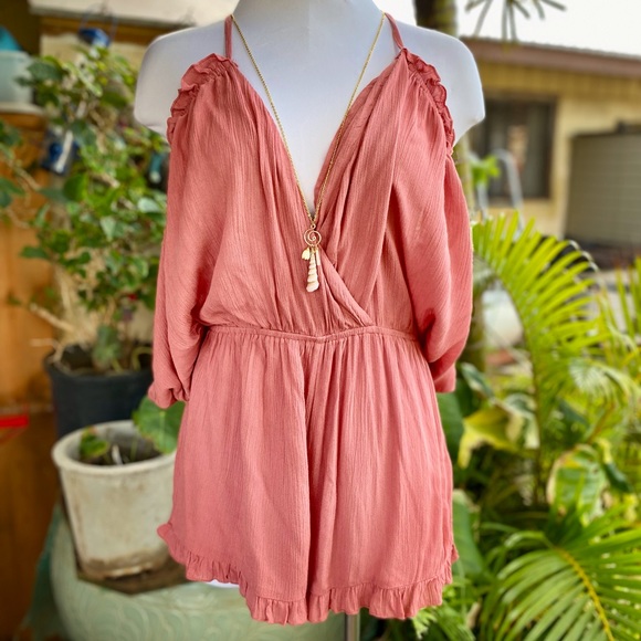 Topshop Pants - Too Cute! Top Shop Romper mauve with tassels